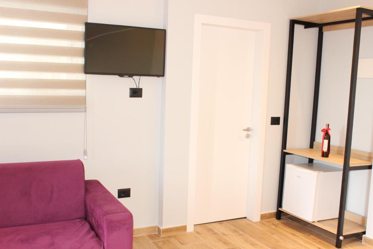 Bebi Hotel And Apartments Sarande Exterior photo