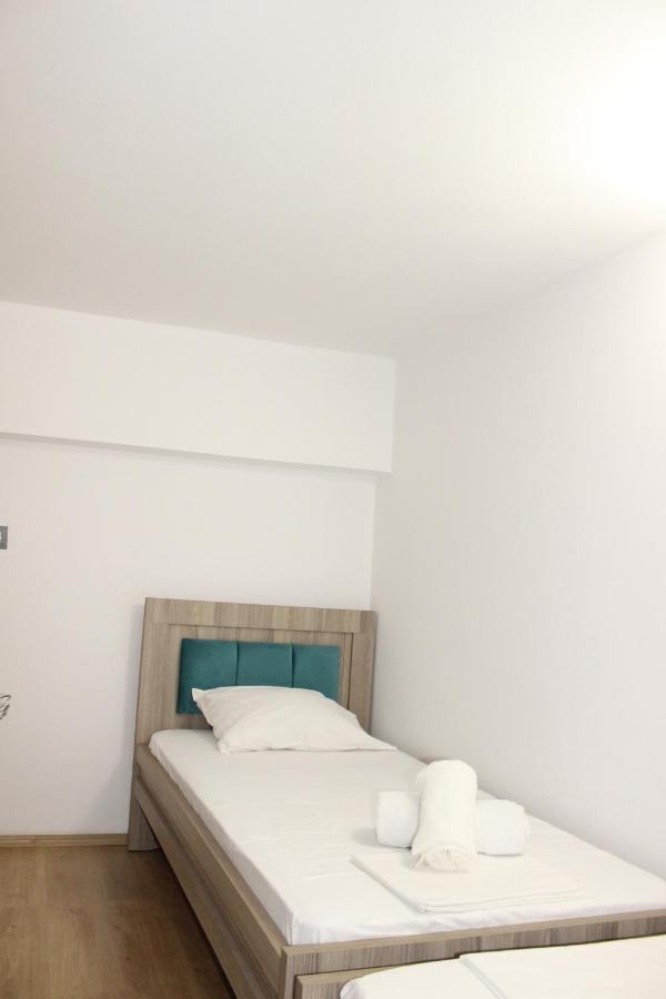 Bebi Hotel And Apartments Sarande Exterior photo