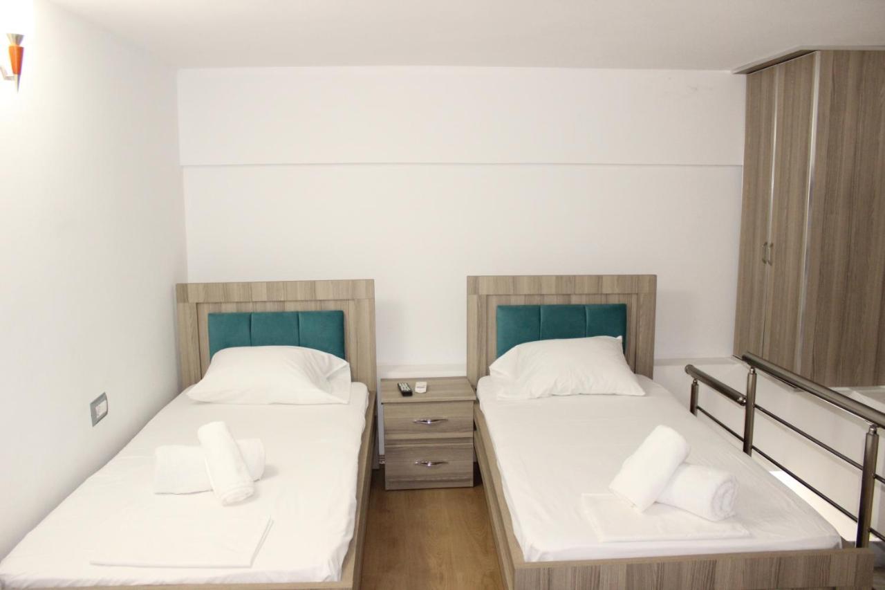 Bebi Hotel And Apartments Sarande Exterior photo