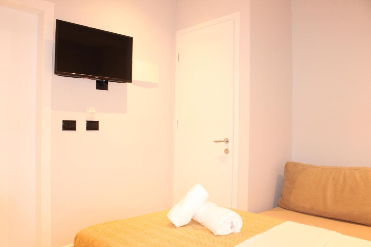 Bebi Hotel And Apartments Sarande Exterior photo