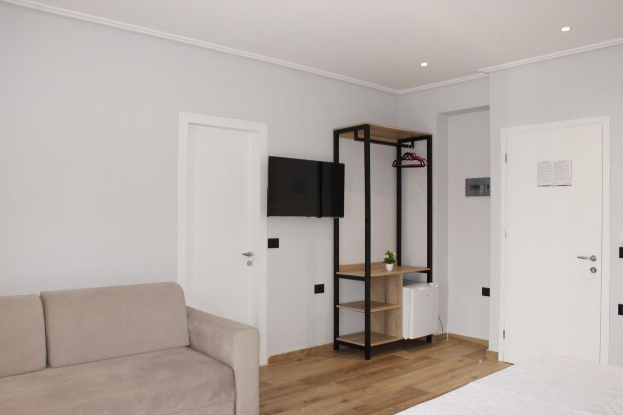 Bebi Hotel And Apartments Sarande Exterior photo